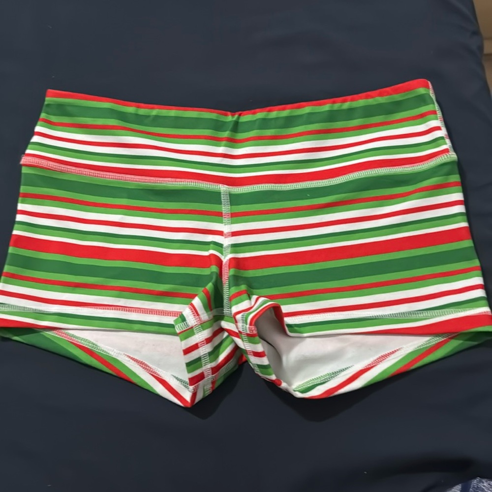 FLEO shorts never worn